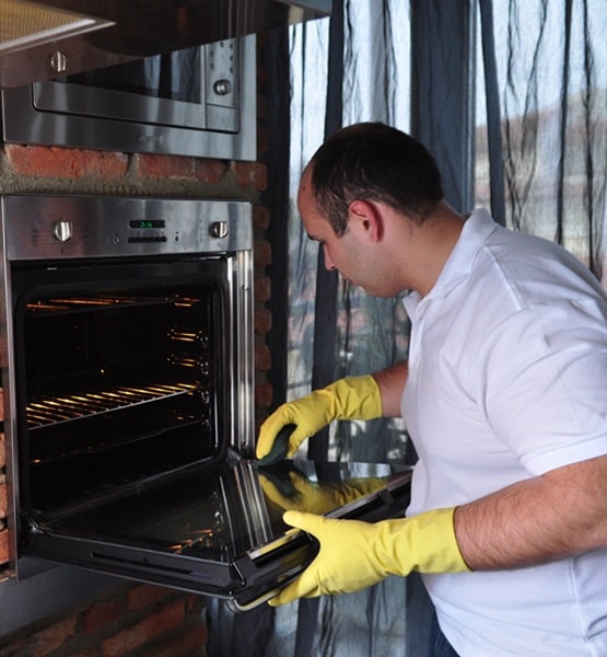 Oven cleaning near you Oven cleaning near you in action